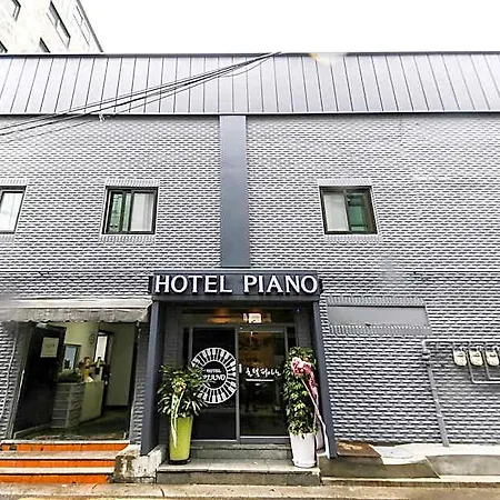 Sangbong Hotel Piano